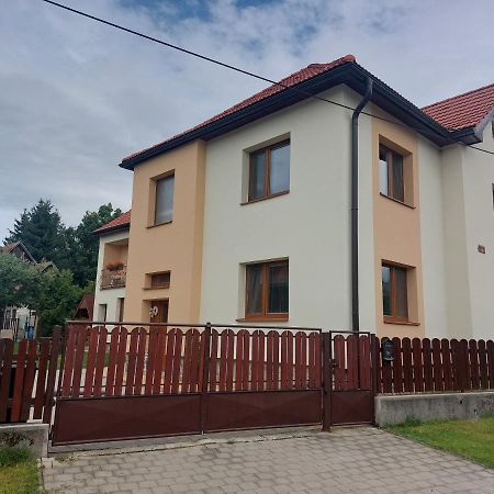 Privat Safi Apartman Lipótszentmiklós Kültér fotó